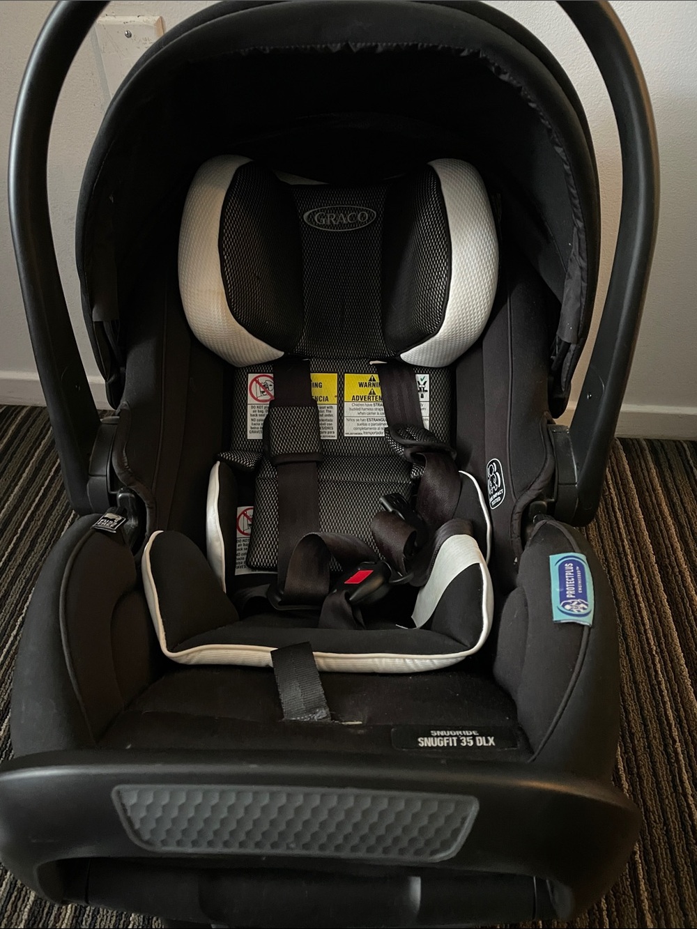 SnugRide Infant Car Seat - Black and White